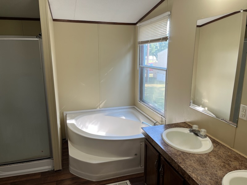 Listing-2004-Photo-ffadeedd-84d1-4502-85e6-90c35fe74856.jpg