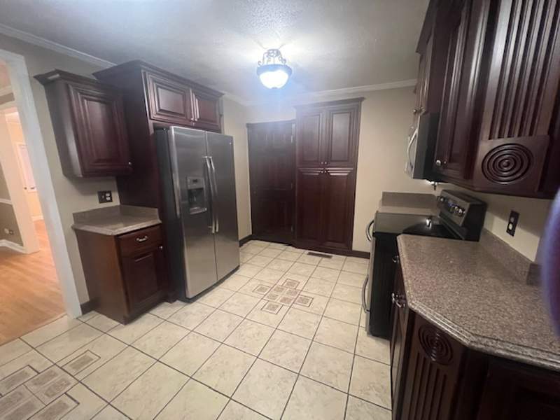 Listing-1328-Photo-2fb48f97-9738-4310-bde5-0c396c763099.jpg