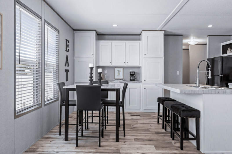 Listing-1555-Photo-1915929f-ca1a-4661-87dc-51282e1ca4cc.jpg